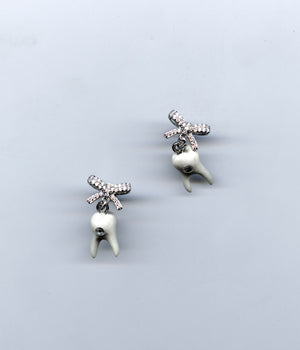 Single Bow Tooth Earring