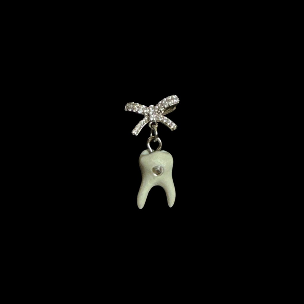 Single Bow Tooth Earring